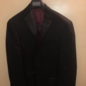 Madison Tuxedo Jacket. 36 Short. Black. Red inside